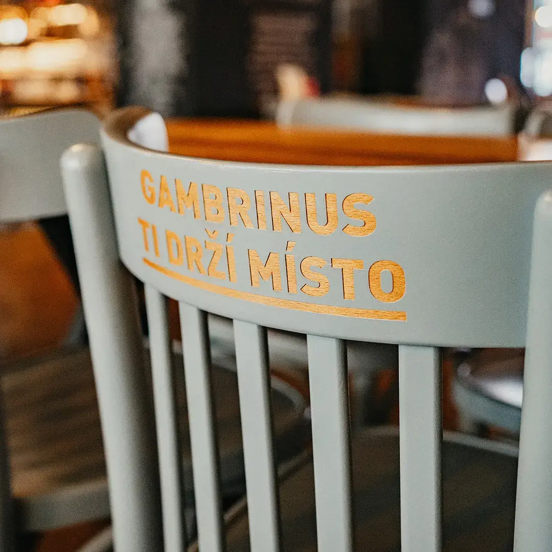 Židle s logem Gambrinus